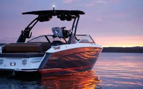 Cobalt Boats, representative image from the Cobalt R8